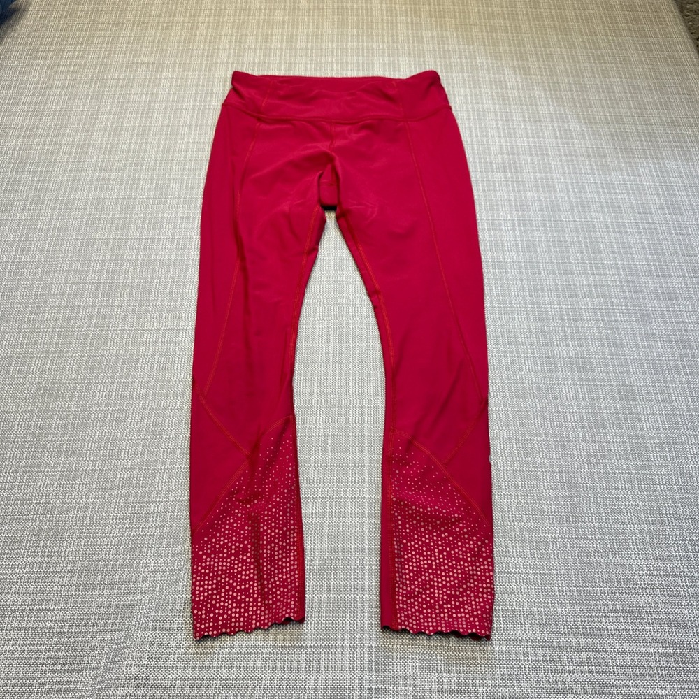 Lululemon Tight Stuff Tight‎ Crop Leggings Size 6 Red Scalloped Hem Athleisure